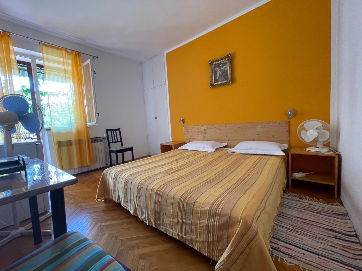 Hvar Guesthouse - Double Bedroom With Private Bathroom 耶尔萨 外观 照片