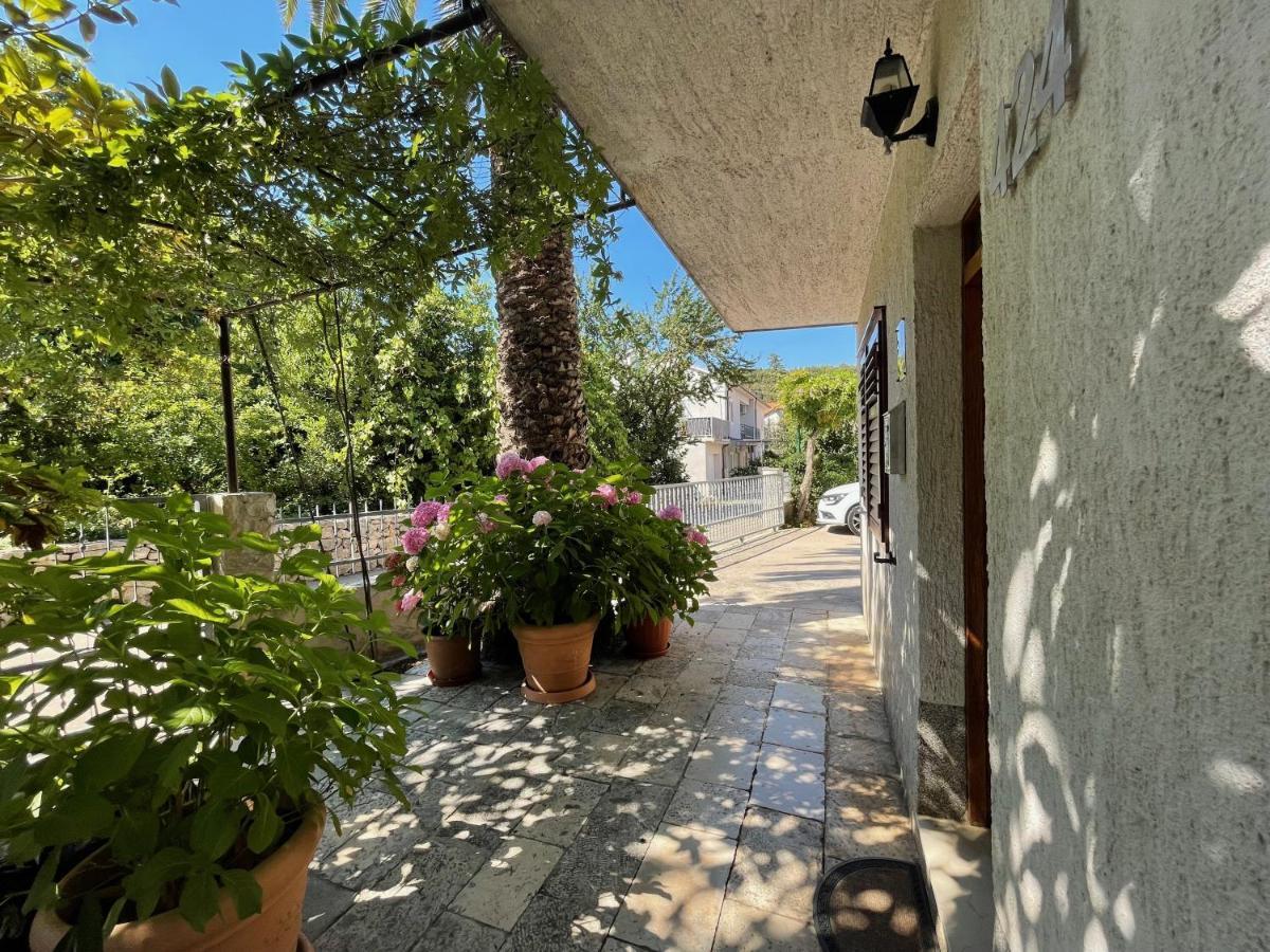 Hvar Guesthouse - Double Bedroom With Private Bathroom 耶尔萨 外观 照片