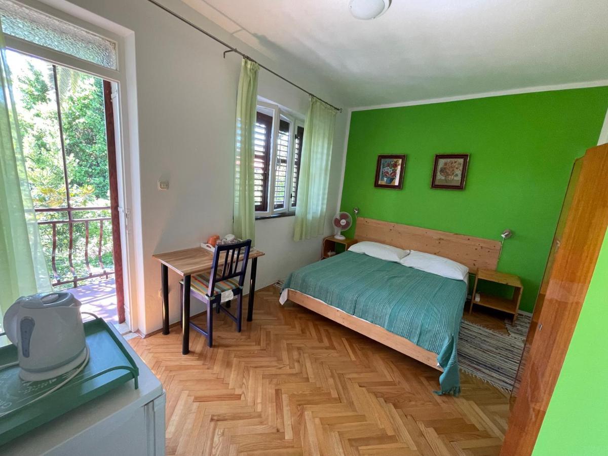Hvar Guesthouse - Double Bedroom With Private Bathroom 耶尔萨 外观 照片
