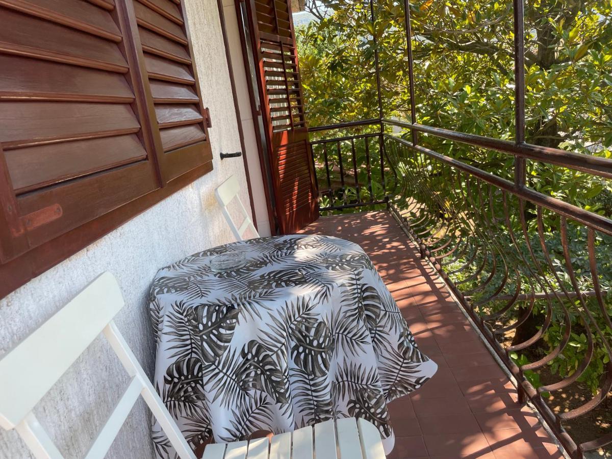 Hvar Guesthouse - Double Bedroom With Private Bathroom 耶尔萨 外观 照片