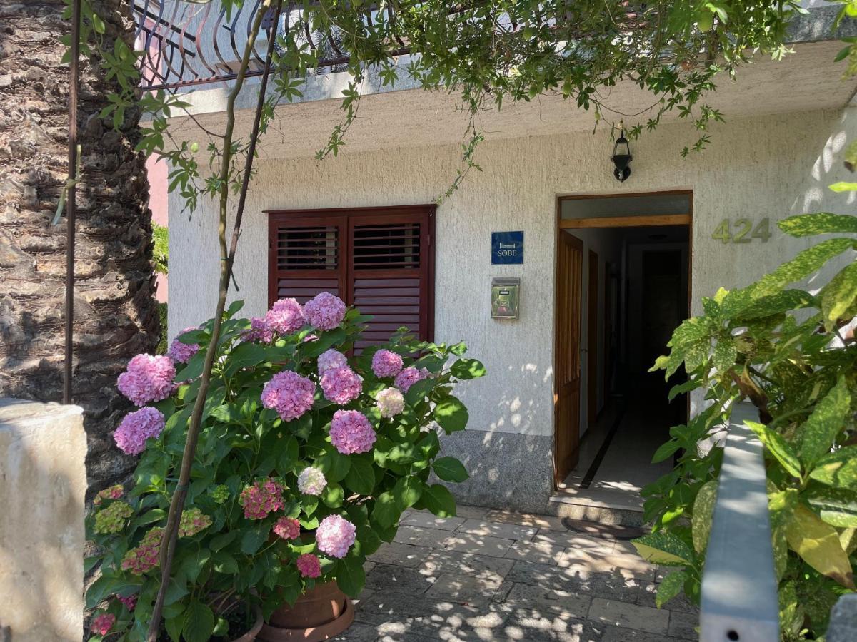 Hvar Guesthouse - Double Bedroom With Private Bathroom 耶尔萨 外观 照片