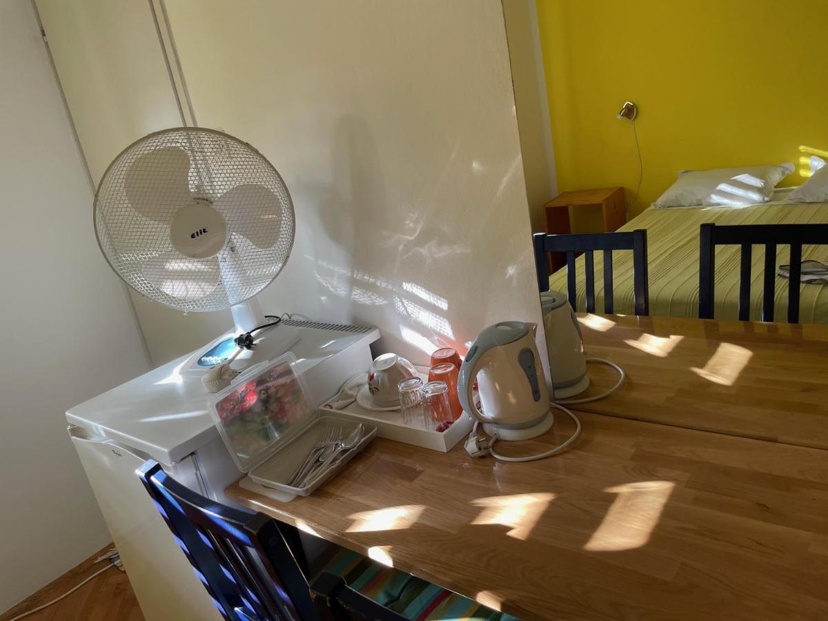 Hvar Guesthouse - Double Bedroom With Private Bathroom 耶尔萨 外观 照片