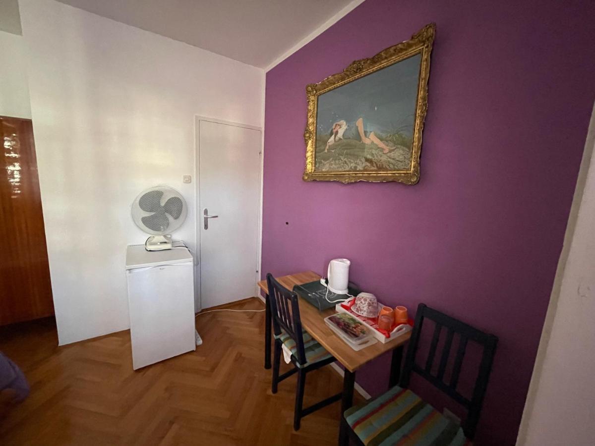 Hvar Guesthouse - Double Bedroom With Private Bathroom 耶尔萨 外观 照片