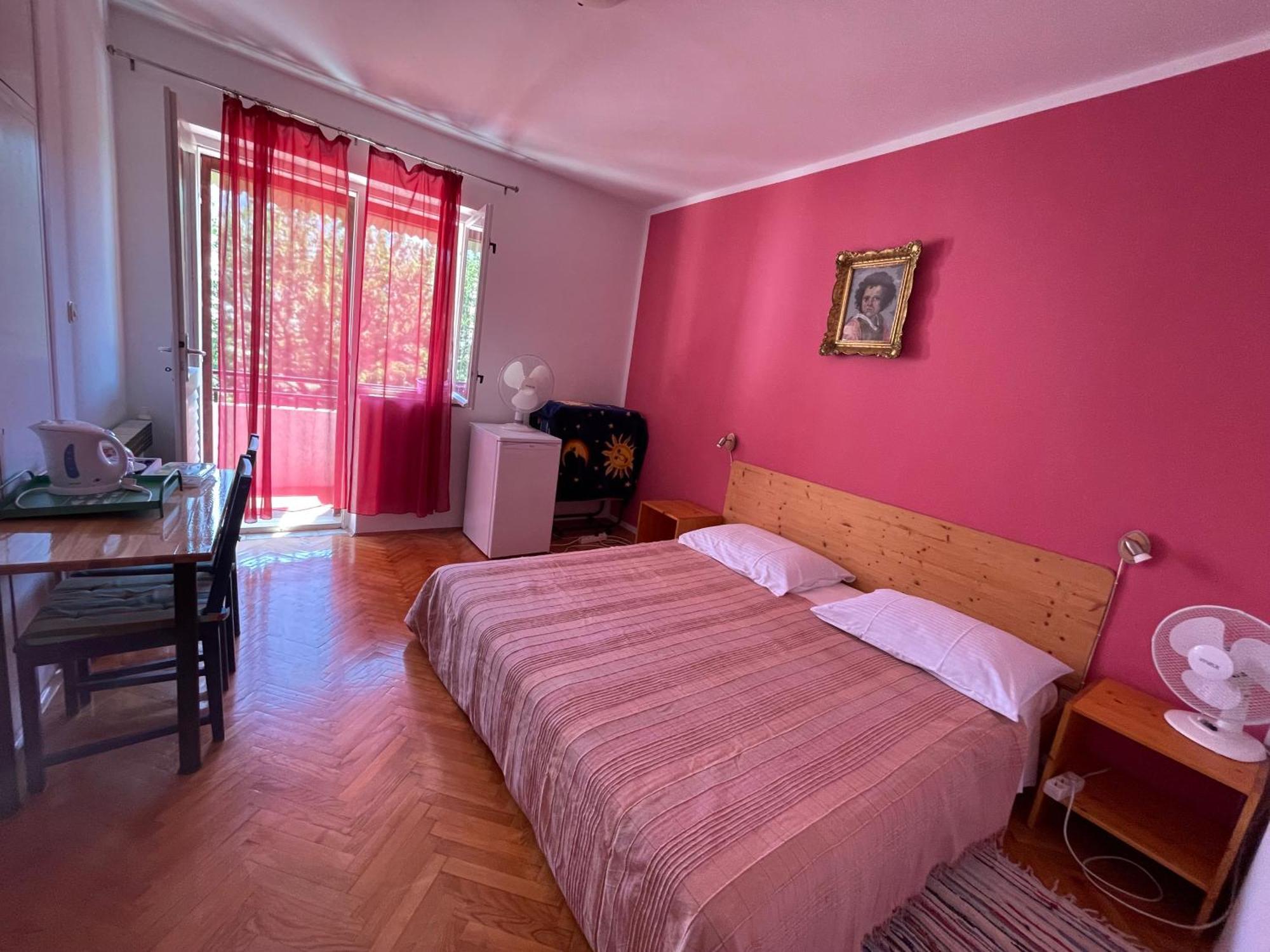 Hvar Guesthouse - Double Bedroom With Private Bathroom 耶尔萨 外观 照片