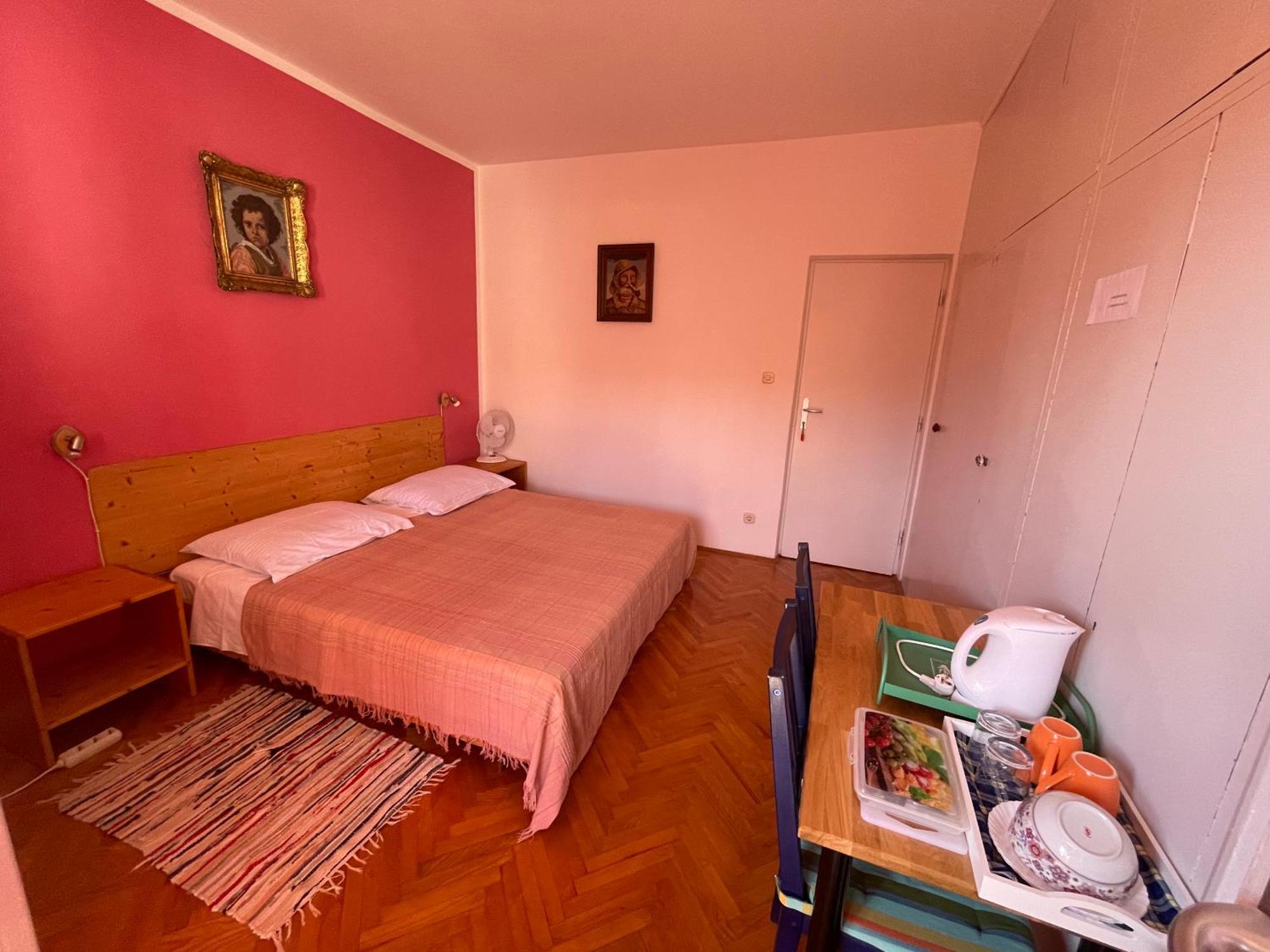 Hvar Guesthouse - Double Bedroom With Private Bathroom 耶尔萨 外观 照片